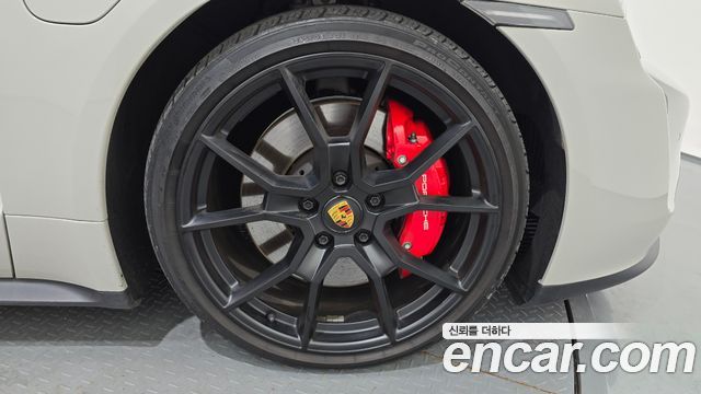 Porsche Taycan GTS - фото 4