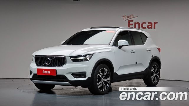 Volvo XC40 B4 Inscription - фото 0
