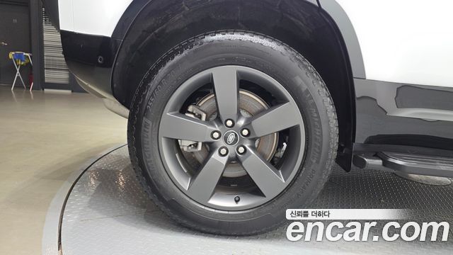 Land Rover Defender L663 110 D300 X-Dynamic HSE - фото 4