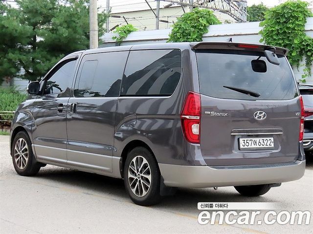 Hyundai Starex New Urban 9-Seater Exclusive - фото 2