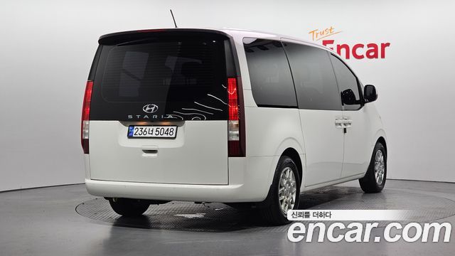 Hyundai Staria Tourer 9-Seater Modern - фото 1
