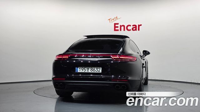 Porsche Panamera 3.0 AWD - фото 3