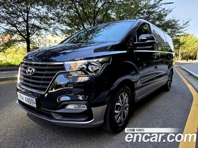 Hyundai Starex New Urban 9-Seater Premium Spicial - фото 0