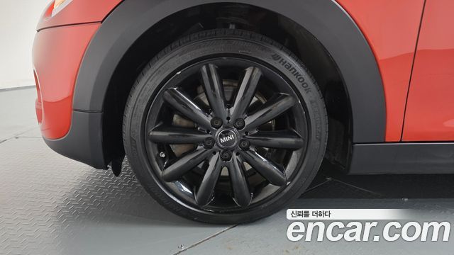 Mini Cooper S 5Door Standard 3rd - фото 3