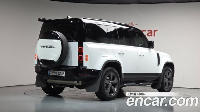 Land Rover Defender L663 110 P300 X-Dynamic SE - фото 1