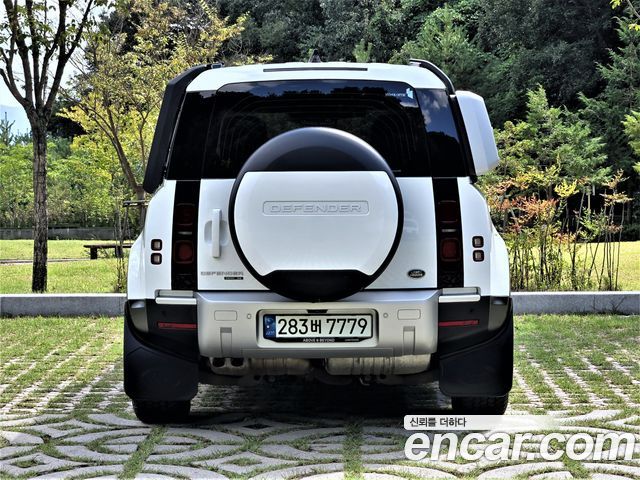 Land Rover Defender L663 110 D240 SE - фото 3