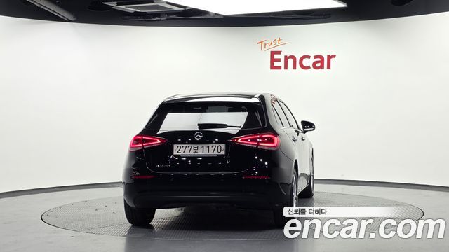 Mercedes-Benz A-Class W177 A220 Hatchback - фото 3