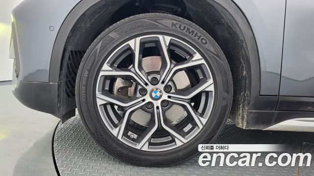 BMW X1 F48 xDrive 20i xLine - фото 4