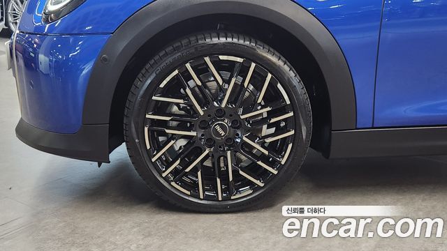 Mini Cooper S 4-го поколения 5 Door Favoured - фото 4