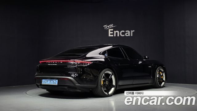 Porsche Taycan Base - фото 1