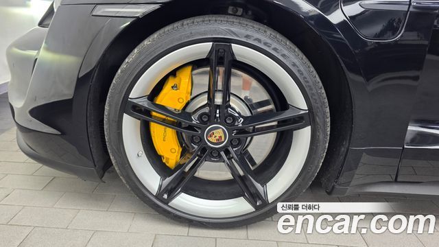 Porsche Taycan Base - фото 4