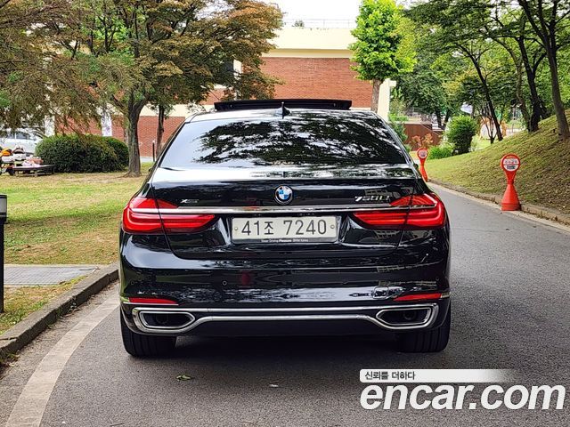 BMW 7 Series G11 750Li xDrive - фото 3