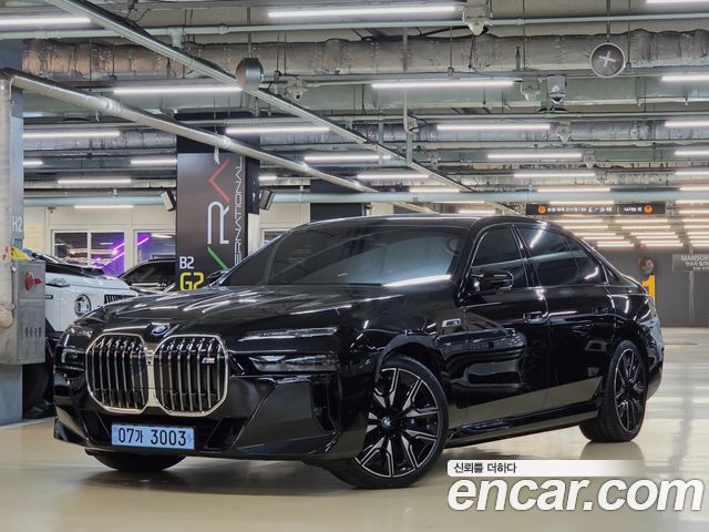 BMW i7 G70 M70 xDrive M Performance - фото 0