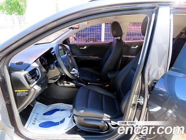Kia Stonic 1.4 Deluxe - фото 4