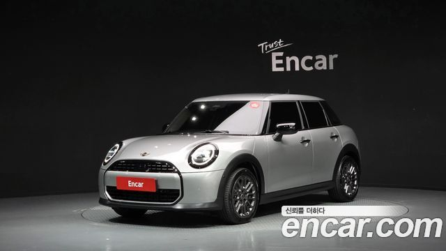 Mini Cooper C 4-го поколения 5Door Essential - фото 0