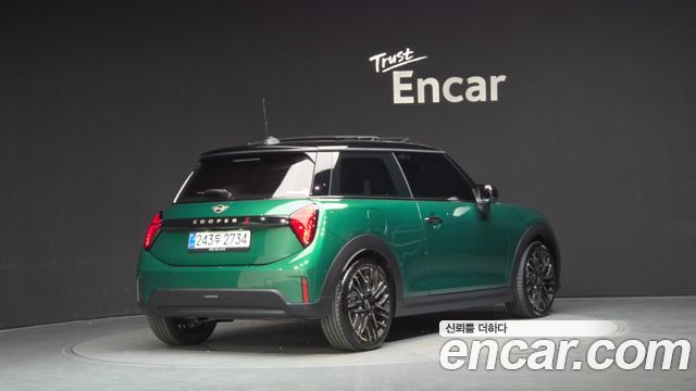 Mini Cooper S 4-го поколения Favoured - фото 1