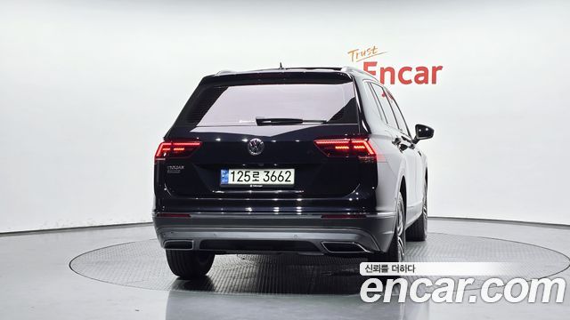 Volkswagen Tiguan Allspace 2.0 TDI Prestige - фото 3