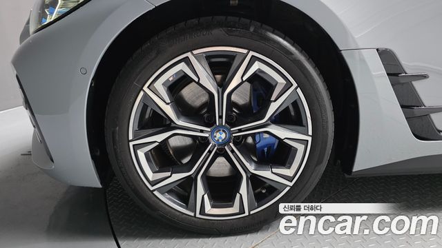 BMW i4 eDrive40 M Sports Pro - фото 4