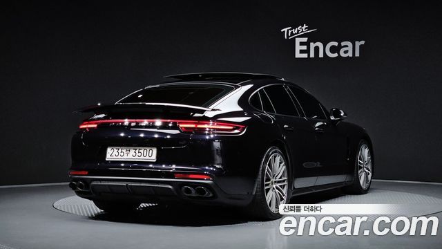 Porsche Panamera 3.0 AWD - фото 0