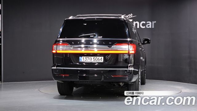 Lincoln Navigator 4-го поколения 3.5L - фото 3
