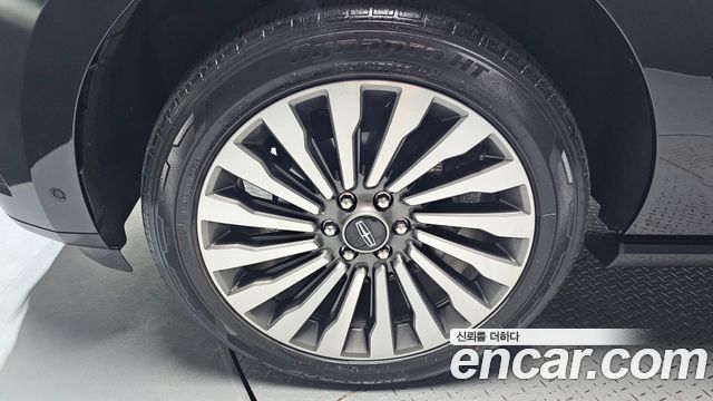 Lincoln Navigator 4-го поколения 3.5L - фото 4