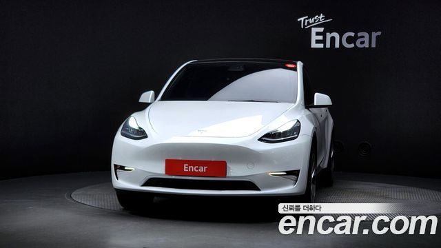 Tesla Model Y Standard Range RWD - фото 2