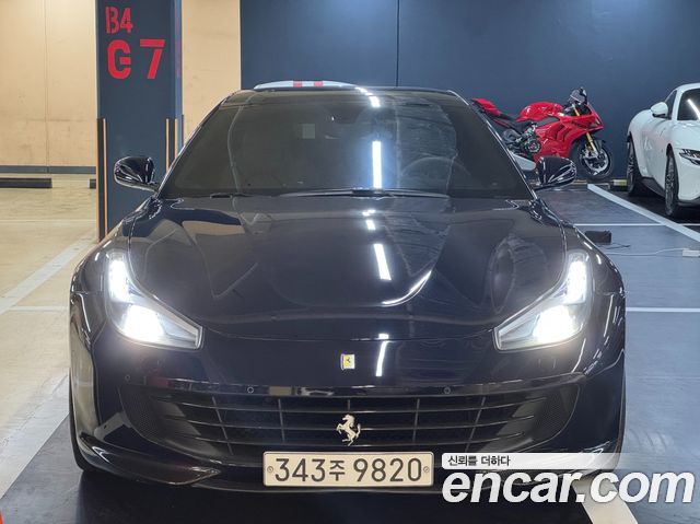 Ferrari GTC4 Lusso 6.3 V12 - фото 0