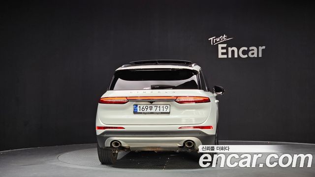 Lincoln Corsair 2.0 Reserve AWD - фото 3