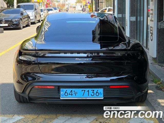 Porsche Taycan Base - фото 1