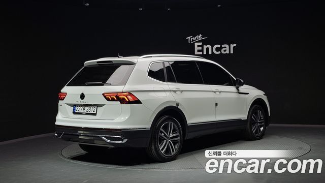 Volkswagen Tiguan 2.0 TSI Prestige - фото 1