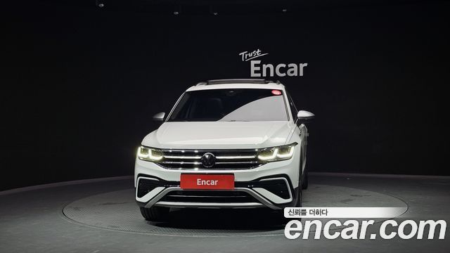 Volkswagen Tiguan 2.0 TSI Prestige - фото 2