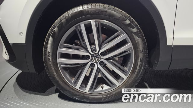 Volkswagen Tiguan 2.0 TSI Prestige - фото 4