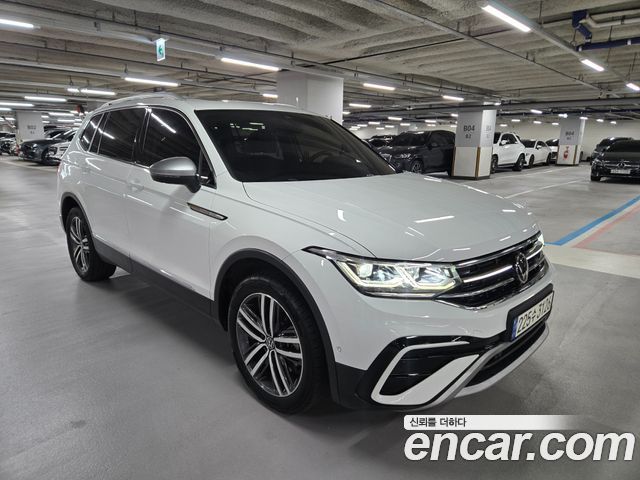 Volkswagen Tiguan 2.0 TSI Prestige - фото 0