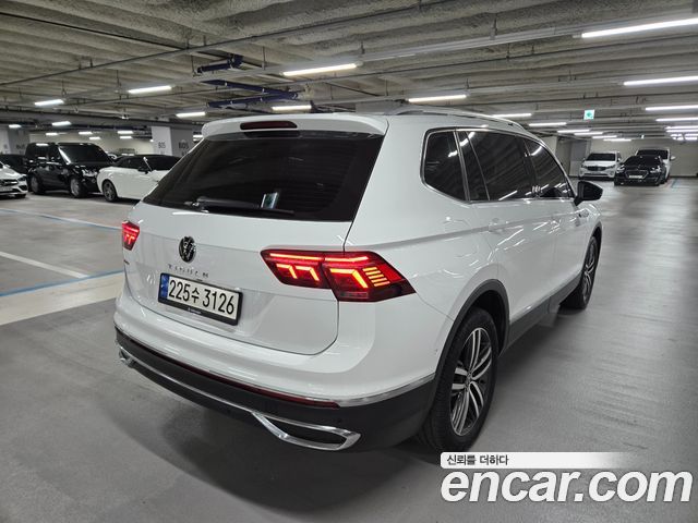 Volkswagen Tiguan 2.0 TSI Prestige - фото 1