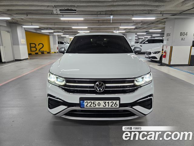 Volkswagen Tiguan 2.0 TSI Prestige - фото 2