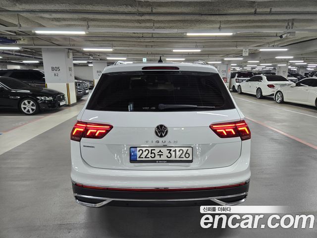 Volkswagen Tiguan 2.0 TSI Prestige - фото 3