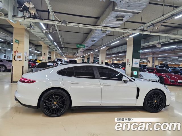 Porsche Panamera 3.0 AWD - фото 1