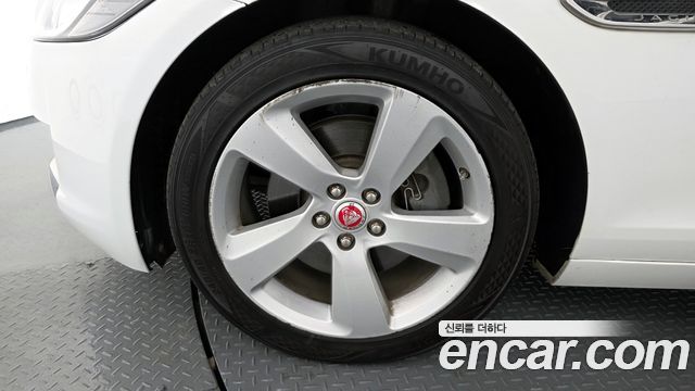 Jaguar XF X260 25t Prestige - фото 4