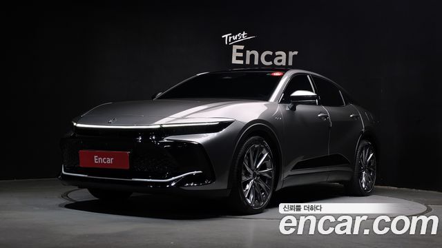 Toyota Crown 2.5 4WD Hybrid - фото 0