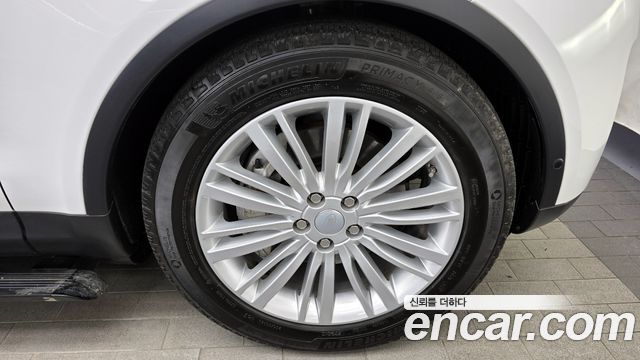 Land Rover Discovery 3.0 SD6 HSE Luxury - фото 4