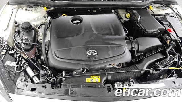Infiniti Q30 2.0 Essential - фото 4