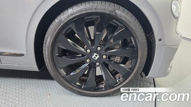 Bentley Flying Spur 3-го поколения 4.0 - фото 3