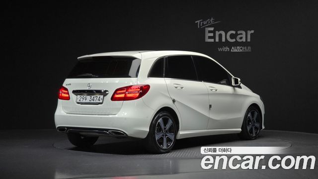 Mercedes-Benz B-Class W246 B220 - фото 1