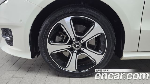 Mercedes-Benz B-Class W246 B220 - фото 4