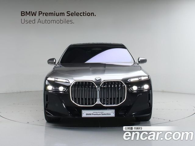 BMW i7 G70 eDrive 50 M Sport - фото 1