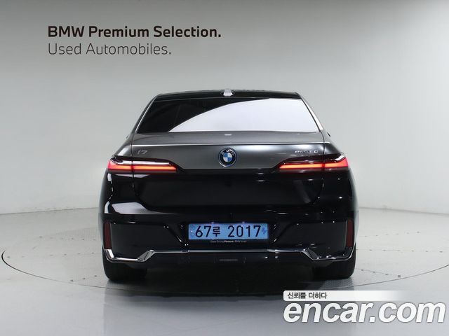 BMW i7 G70 eDrive 50 M Sport - фото 2