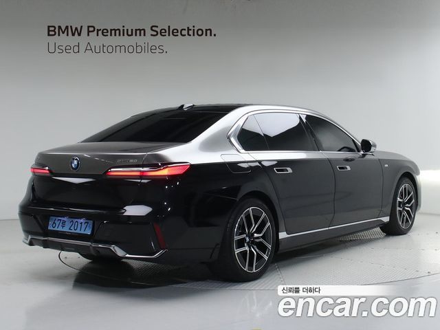BMW i7 G70 eDrive 50 M Sport - фото 3