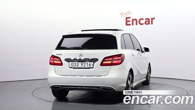 Mercedes-Benz B-Class W246 B220 - фото 3