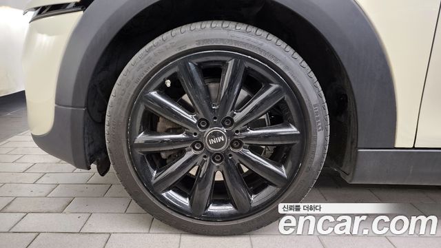 Mini Cooper 5Door Standard 3rd - фото 3