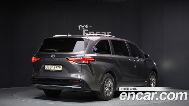 Toyota Sienna 4-го поколения 2.5 Hybrid AWD - фото 1
